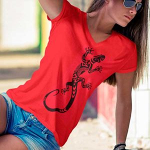 Camiseta para mujer de cuello pico con lagarto