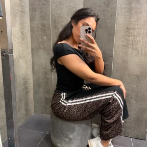 Pantalón Bicolor Leopard Negro