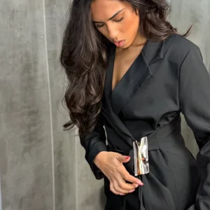 Traje Cruzado Detalle Negro